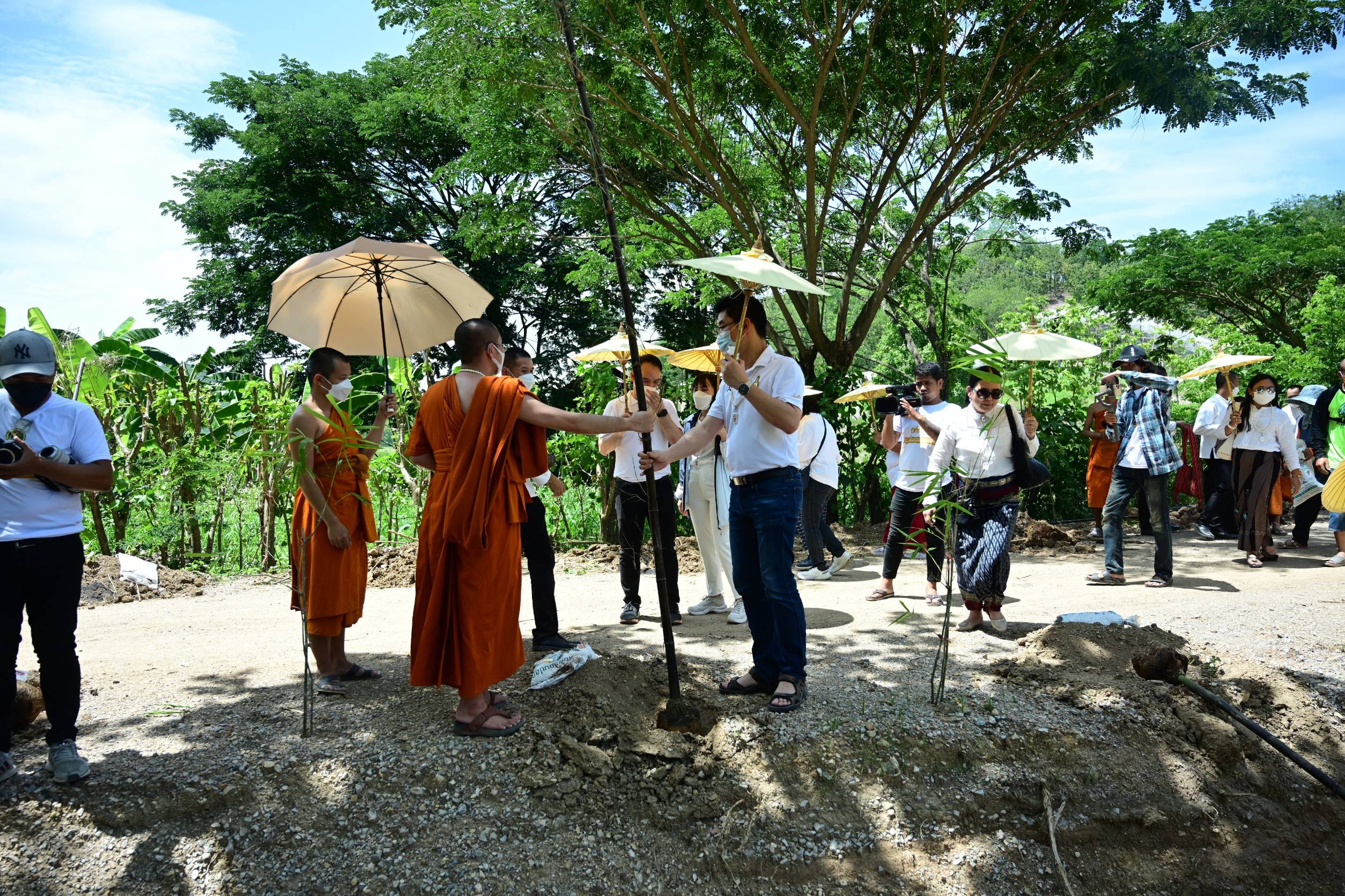 ปลูกป่าเฉลิมพระเกียรติและพิธีเจริญพระพุทธมนต์เฉลิมพระเกียรติ ถวายเป็นพระราชกุศล  แด่สมเด็จพระนางเจ้าสุทิดา พัชรสุธาพิมลลักษณ พระบรมราชินี