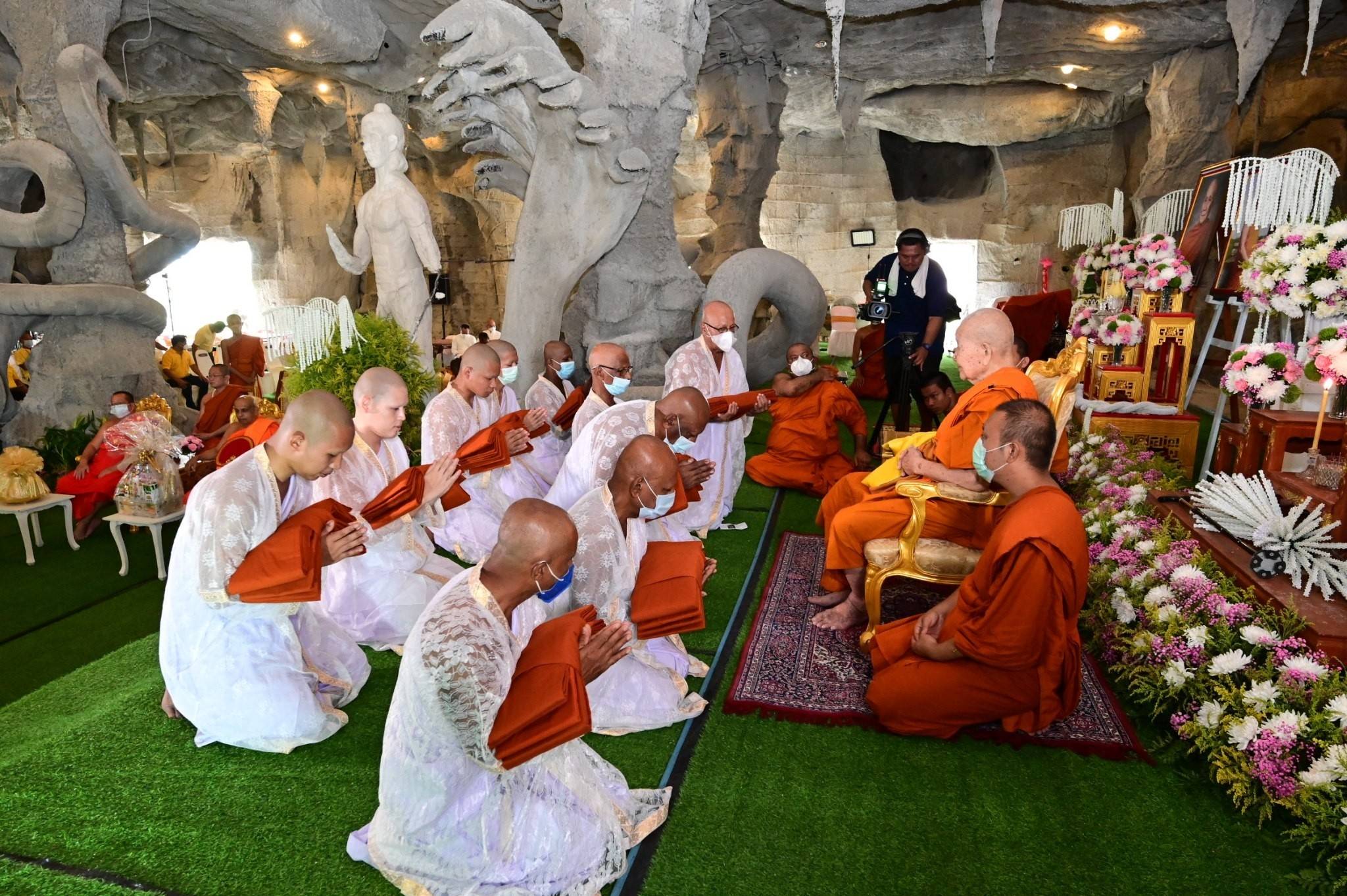 พิธีบรรพชาสามเณร โครงการบรรพชาอุปสมบทเฉลิมพระเกียรติ เนื่องในโอกาสมหามงคล วันเฉลิมพระชนมพรรษา จำนวน 10 รูป